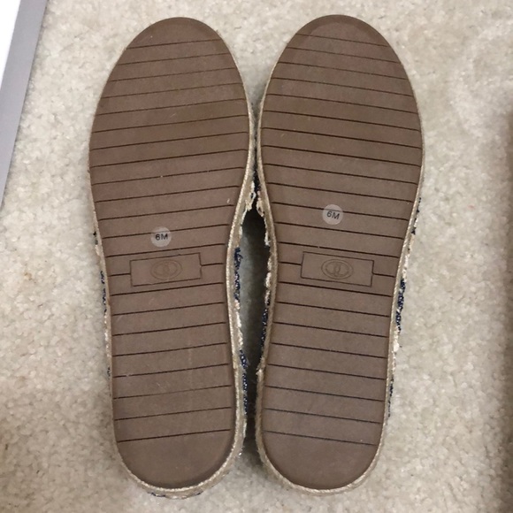 Flat Espadrilles with white/blue stripes - Picture 6 of 9